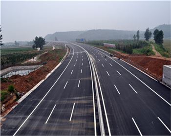 河南公路工程業(yè)務，高速公路路基排水施工應該注意哪些問題？